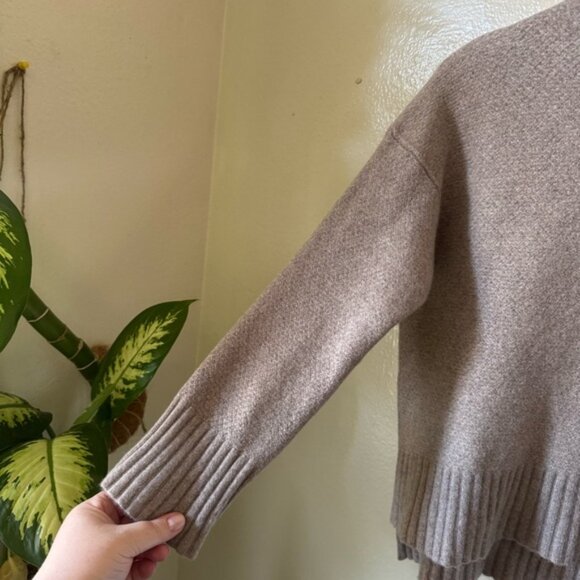 Everlane | Recycled Cashmere & Wool Turtleneck Sweater - Picture 4 of 8